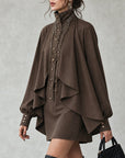 Chocolade hoge hals mini-jurk met cape-stijl panelen