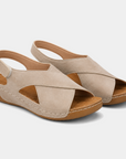 Diána – ergonomische sandaal met een sleehak