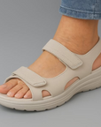Lujza – orthopedische sandaal met houdingcorrectie
