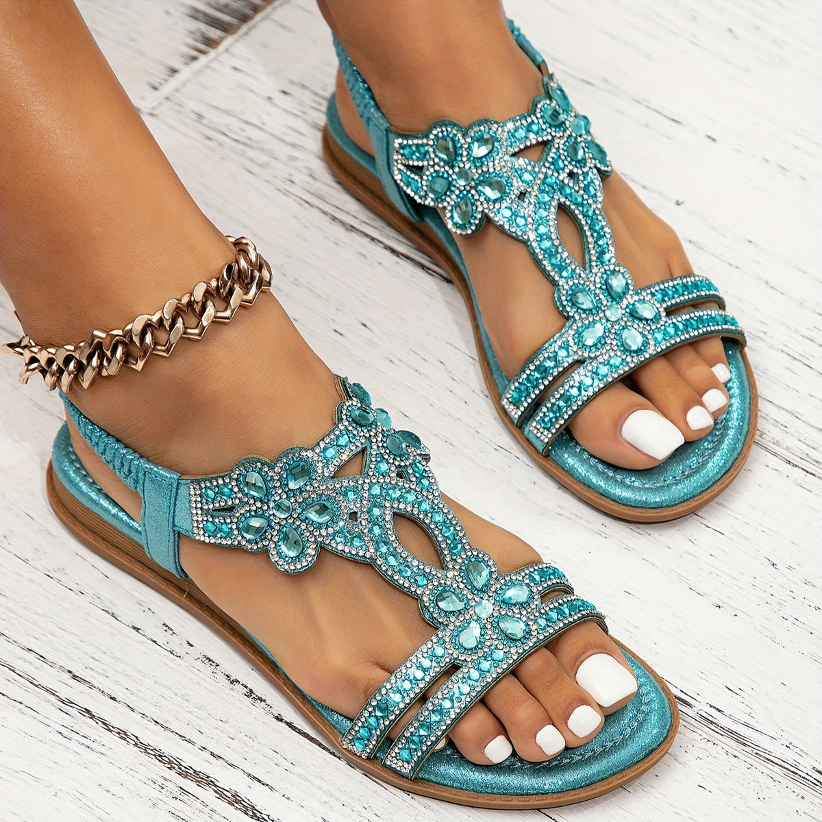 Melánia – kristalversierde glanzende orthopedische sandalen