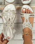 Melánia – kristalversierde glanzende orthopedische sandalen