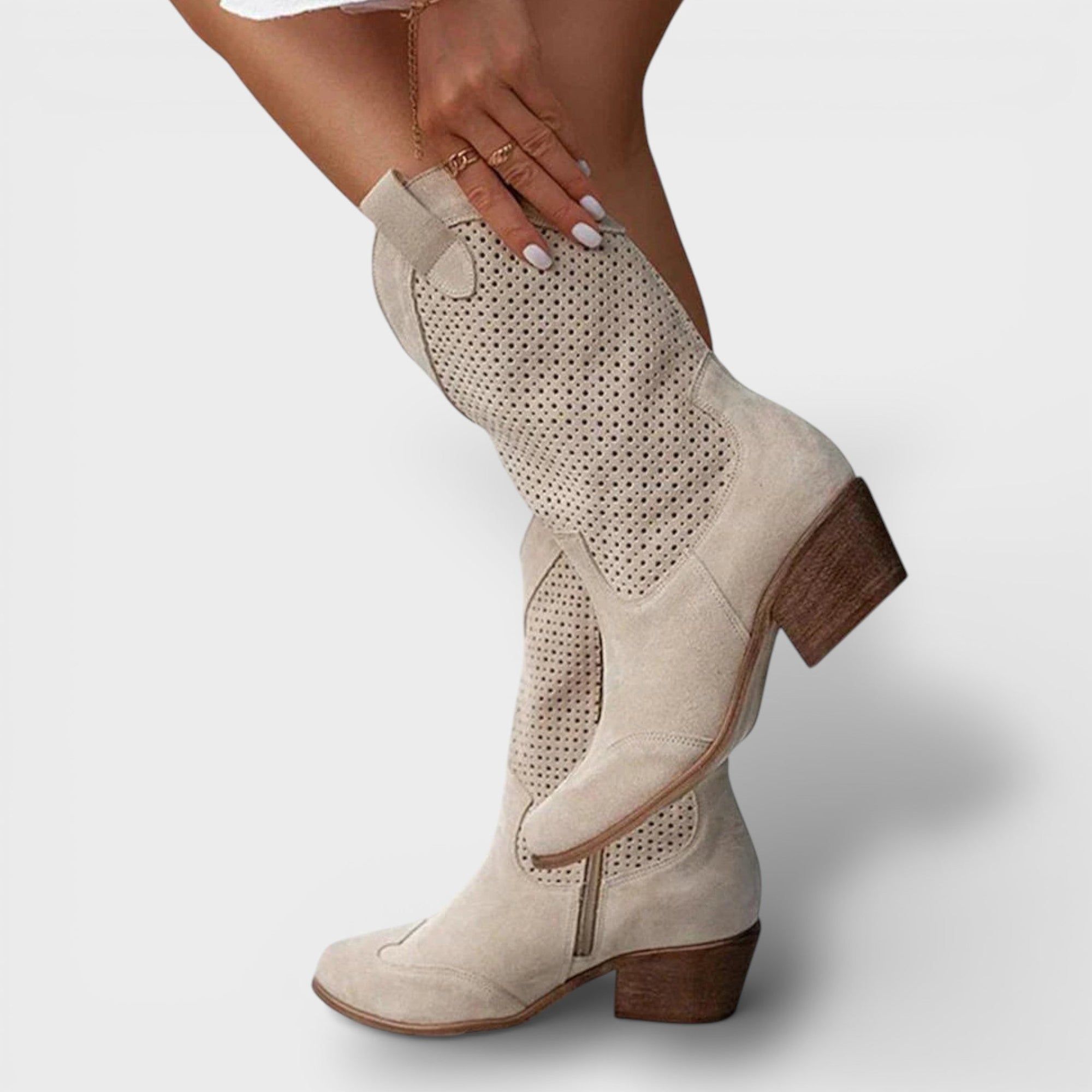 Nala | Cowboylaarzen met Geperforeerd Patroon en Blokhak