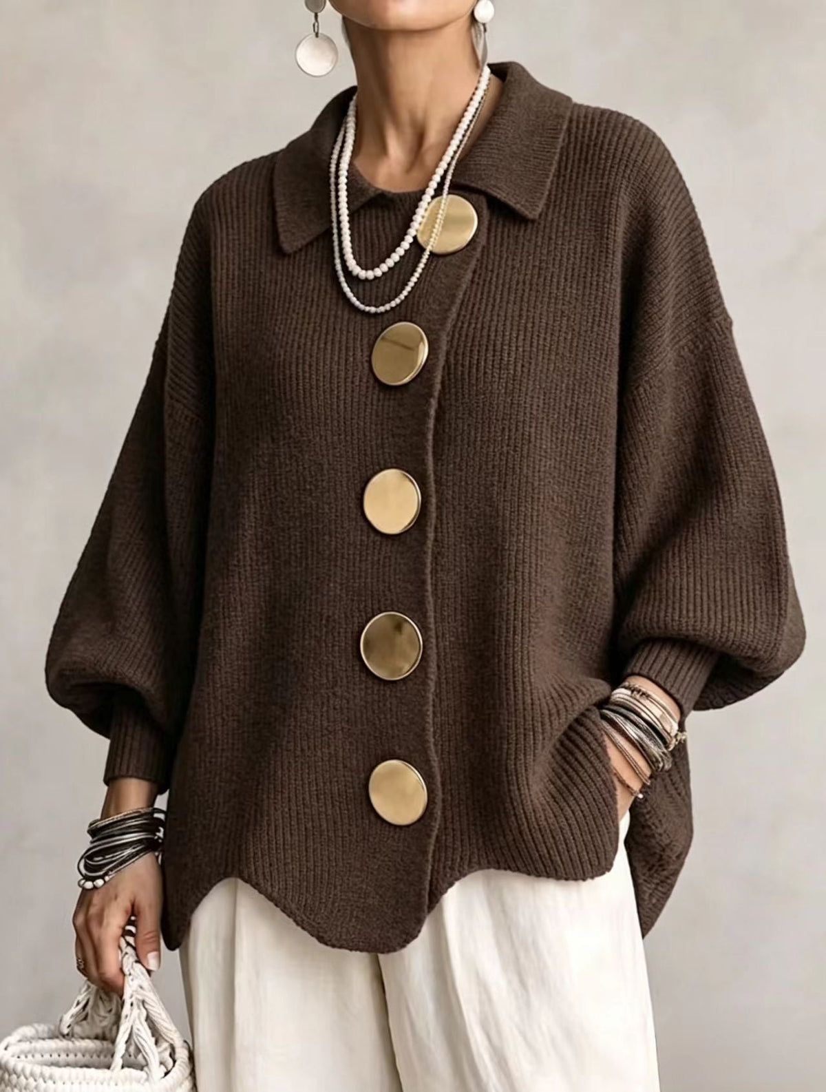Victoire | Oversized cardigan met grote gouden knopen
