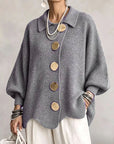 Victoire | Oversized cardigan met grote gouden knopen