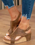 Boglárka – glanzende haksandalen