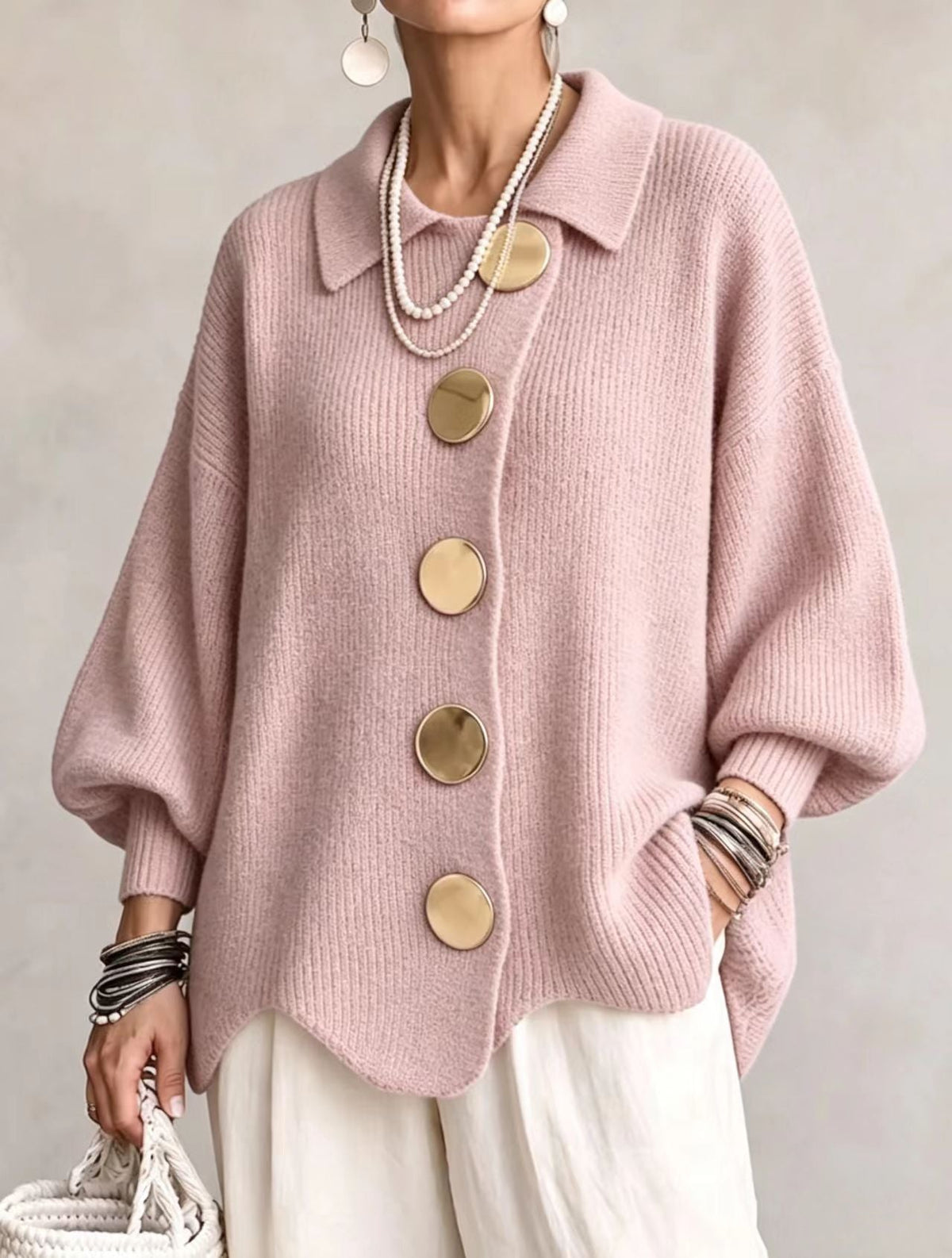 Victoire | Oversized cardigan met grote gouden knopen
