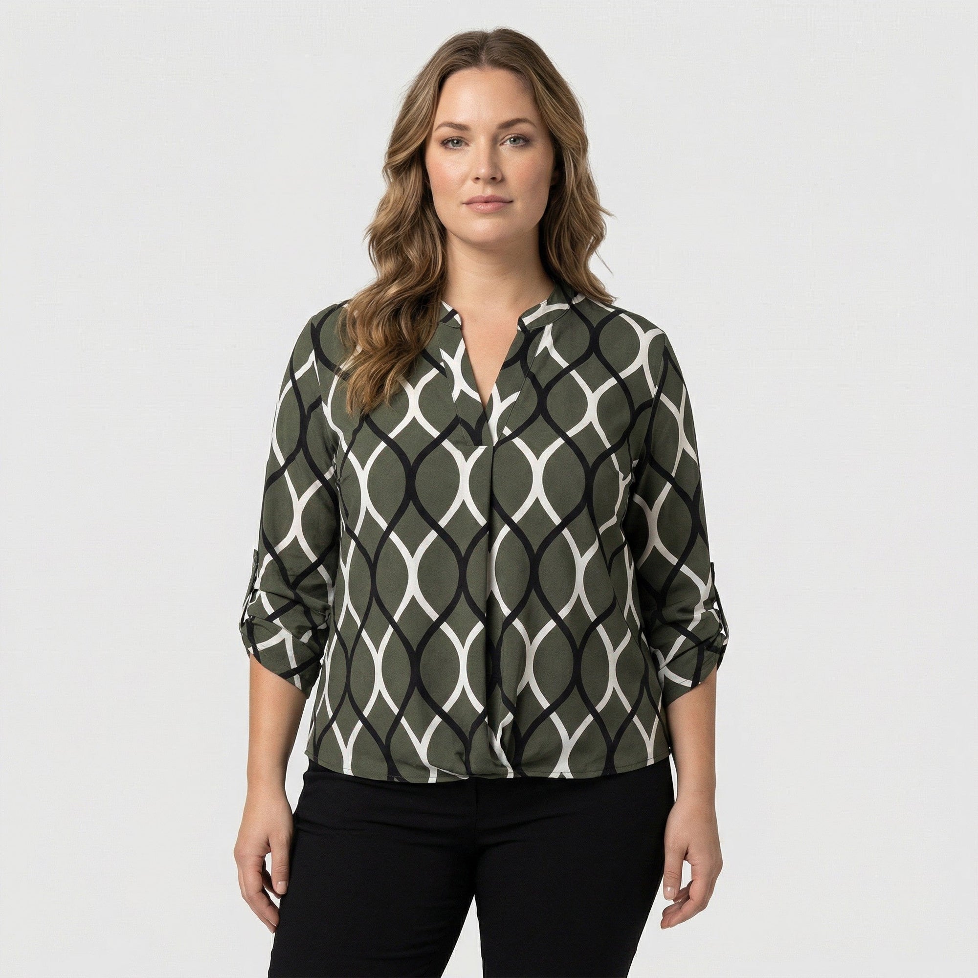 Nora | Flatterende damesblouse met elegant patroon