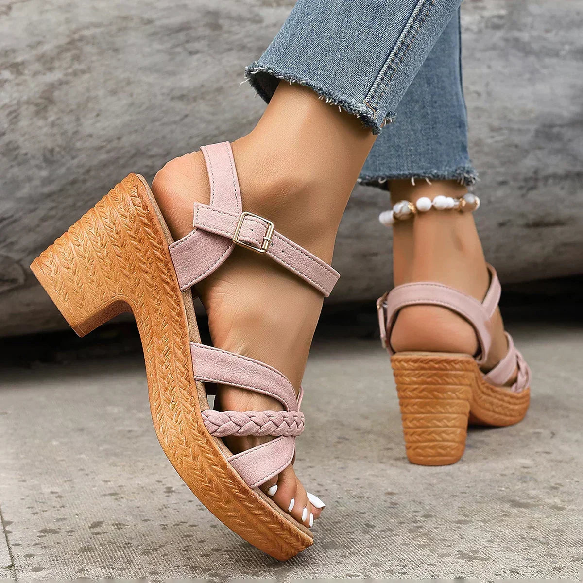 Bewerken – modieuze gevlochten bandjes sandalen met blokhak