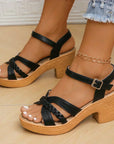Bewerken – modieuze gevlochten bandjes sandalen met blokhak