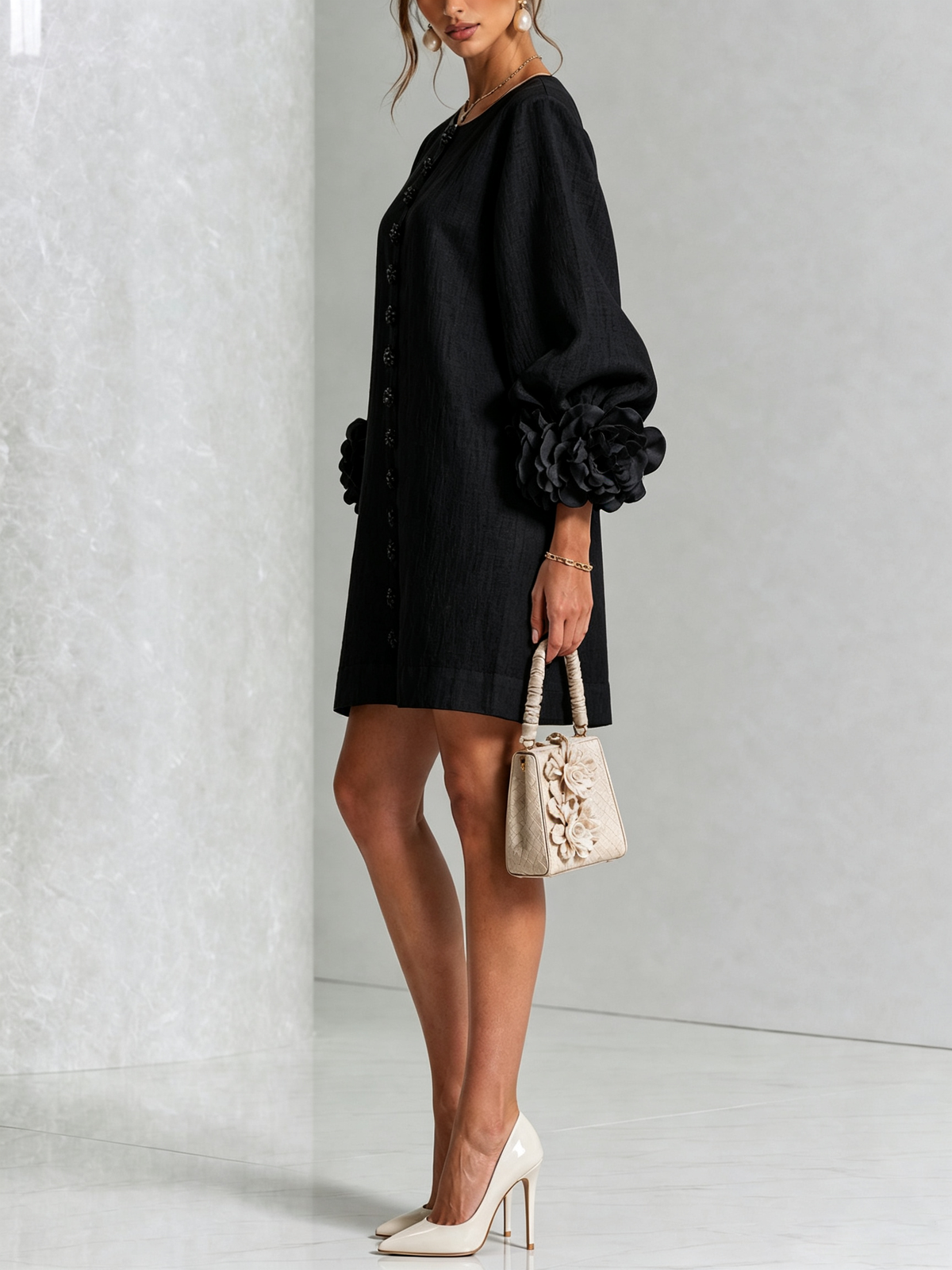 Zwarte Bloemen Button-down Mini Jurk Met Opvallende Bloemkraag
