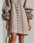Paddenstoel Taupe Bloemen Knop-down Mini Jurk Met Opvallende Bloemmanchetten