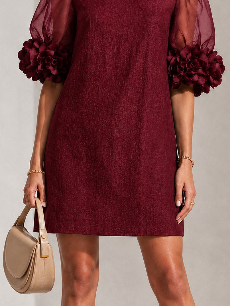 Bordeaux Organza Mini-jurk met Pofmouwen en Opvallende Bloemmotieven