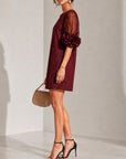 Bordeaux Organza Mini-jurk met Pofmouwen en Opvallende Bloemmotieven