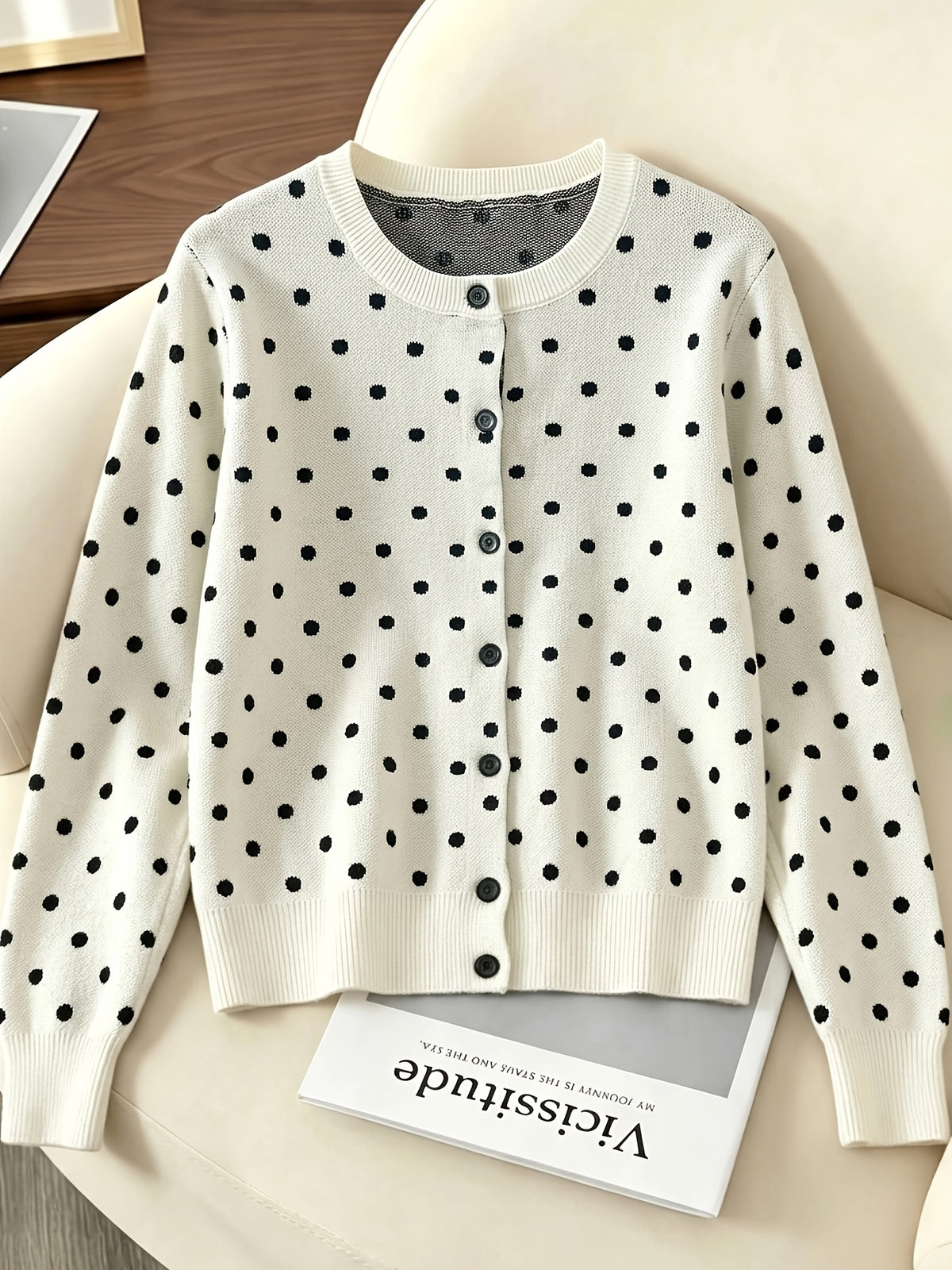 Gesine | Gebreid vest met polkadots en ronde halslijn