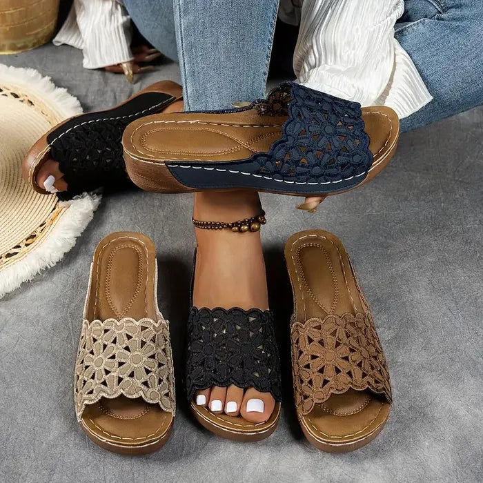Emőke – ergonomische sandaal met bloemenuitsnijding