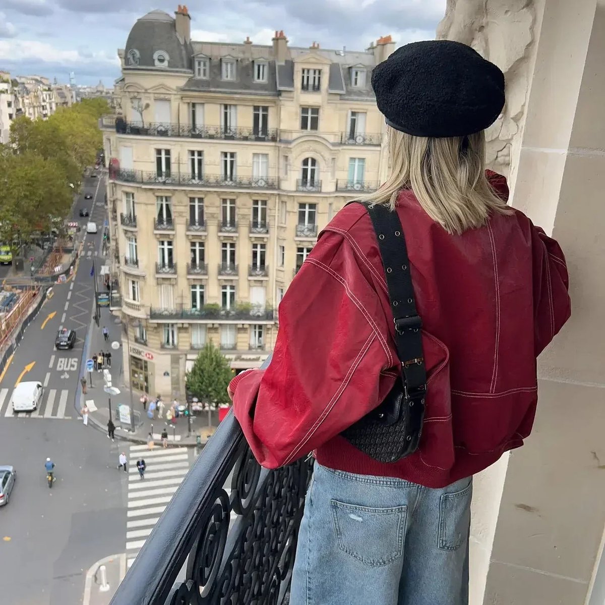 Renée | Oversized Contrast-Stitch Bomberjack